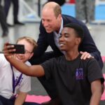 William, Prince of Wales Instagram - Taking the fight to mental health 🥊 A privilege witnessing genuine commitment to supporting young people through sports coaching, education programmes and mentoring at @best_swindon Swindon