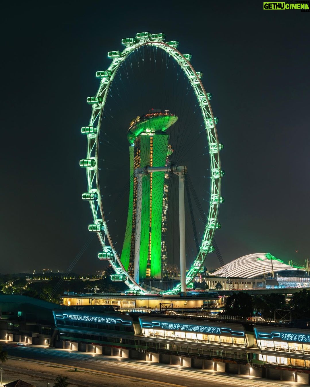 William, Prince of Wales Instagram - Singapore, green looks good on you 🫶