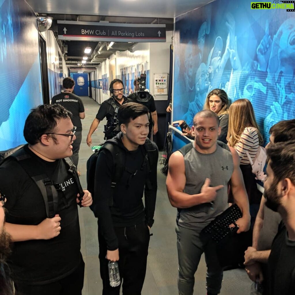 William Li Instagram - One of the only pictures we got before the showmatch game. Honestly it was really fun thanks riot games for flying us out