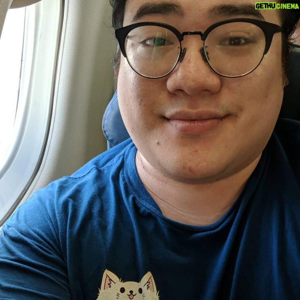 William Li Instagram - Decided to last minute a 24 hour streamed trip to Vegas with Edison and fed. In at 8am sat and out by 8am Sunday. This is a face of regret.