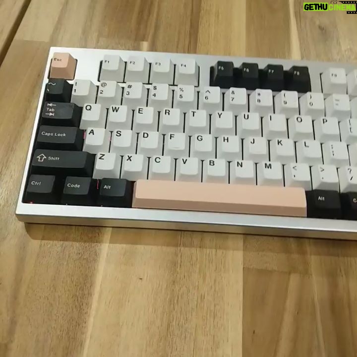 William Li Instagram - Got a new keyboard made from @taehatypes and it's my first ever custom mechanical It's a keycult 2 with gmk Olivia keycaps and lubed novelkey cream switches This is easily the most beautiful thing you're seeing on my insta lol