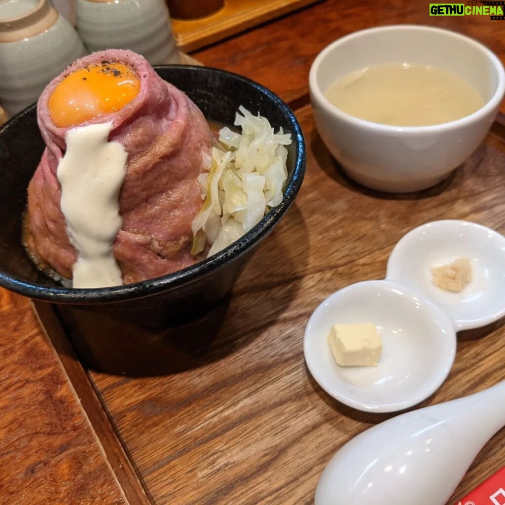 William Li Instagram - Had ridiculous roast beef wagyu with raw egg and onion sauce The shio chicken ramen is my absolute favorite I've ever had Also walked around Akihabara and went to a museum to find a unicorn