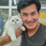 Willy McIntosh Instagram - น้องยิ้มหน่อย😁 หนูยิ้มเบาๆ นะพี่วิลลี่🐱 #WillieMcIntosh #วิลลี่แมคอินทอช #สาระแน #saranair #แมว #Laraอาหารแมวคุณภาพที่คุ้มค่า