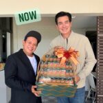 Willy McIntosh Instagram - รู้จักกันมากว่า 10ปี ผ่านอะไรมาด้วยกันมาก็เยอะ ทั้งสุขทั้งทุกข์ เฮๆ ฮาๆ ปนๆ กันไป ขอบคุณสำหรับช่วงเวลาที่ผ่านมา รักและเป็นห่วงเพื่อนคนนี้เสมอ ปีใหม่นี้ไม่ขออะไรมาก ขอให้เพื่อนสุขภาพแข็งแรงตลอดปี ตลอดไป จะกี่ปีผ่านไปก็ทำอะไรพวกเราไม่ได้ #ของขวัญจากใจให้คนที่คุณรัก #ความห่วงใยไม่เคยเปลี่ยน สามารถหาซื้อได้ที่ห้างสรรพสินค้าและร้านค้าชั้นนำทั่วประเทศ หรือสะดวกมากขึ้นสั่งผ่านออนไลน์ที่ Shopee: https://bit.ly/3GKX0B0 Lazada: https://bit.ly/3G48TkE