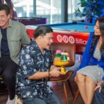 Willy McIntosh Instagram – เป็นการขอขมาที่น้ำตาไหล กันทั้งสตูฯ …
รับชมเต็มๆ 📱
YouTube : WHN channel
https://youtu.be/XXWYglh24rE
FB : นั่งยางมหาประเกียม
https://www.facebook.com/NangYangwhn?mibextid=LQQJ4d
TikTok : นั่งยางมหาประเกียม
https://www.tiktok.com/@nangyang_?_t=8bj7EweVDhR&_r=1
IG : whnproduction
https://instagram.com/whnproduction?igshid=YmMyMTA2M2Y=
#วิลลี่แมคอินทอช #นุ้ยเขิญยิ้ม #ตั๊กศิริพร #นั่งยางมหาประเกียม #whn #whnchannel #เสนาหอย