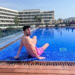 Willyrex Instagram - Despues de 7-8h diarias de directo nocturno… una pequeña escapadita para reponer fuerzas antes de volver a la carga!