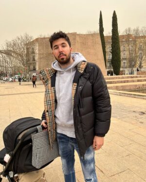 Willyrex Instagram - Paseito con la family 👧🏼