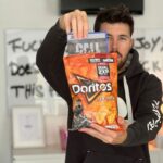 Willyrex Instagram - Atención, en @doritos_es están sorteando dos COD Vanguard al día y además en cada bolsa hay puntos DUALXP (2XP+2WXP) de regalo ✌. ¡Canjea tu código y mucha suerte! #DoritosMakeYourPlay #publi