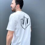 Willyrex Instagram - ¡Chic@s! Ya tenéis toda la colección Springfield x Willyrex en myspringfield.com. Os dejo el link en mi bio para poder comprar cualquiera de las prendas. Recuerda que podéis conseguir mi colección de forma online o en tiendas seleccionadas de España. Hoy os quiero enseñar las camisetas de la colección. Me parecen una prenda ideal para cualquier situación. ¿Tú ya la tienes? ¿Eres más de blanco o de negro? #SpringfieldxWillyrex