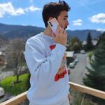 Willyrex Instagram - ¿Listos? Nuevo #SORTEO en mi perfil 📱 Una vez más os traigo lo nuevo de OPPO, os presento el nuevo #OPPOFindX3Neo Su cámara es una auténtica locura, viene con Sensor IMX766 de 50 MP. Por la batería no os preocupéis, tiene carga SuperVOOC 2.0, 100% en 38 min. Además, tiene un diseño fino y ultraligero 🏸 ¿Queréis uno como el mío? Participa ahora mismo: - Dale like a la publicación - Sigue a OPPO @oppomobilees ¡Mucha suerte amig@s!