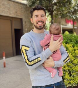 Willyrex Instagram - No sabía que iba a hacerme tan feliz esta cosa tan pequeña ❤️