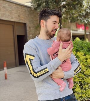 Willyrex Instagram - No sabía que iba a hacerme tan feliz esta cosa tan pequeña ❤️