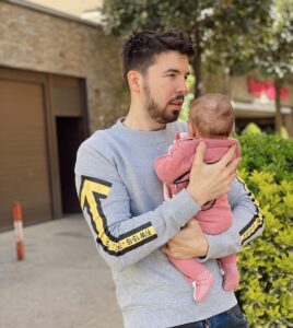 Willyrex Instagram - No sabía que iba a hacerme tan feliz esta cosa tan pequeña ❤️