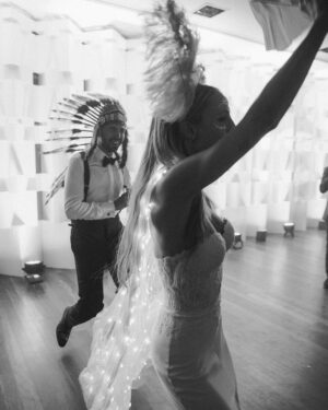Willyrex Instagram - Un año del día mas increíble que hemos vivido y viviremos jamás. Piel de gallina al recordarlo💍 

Gracias siempre a @sophiekorsweddings 💖

📷 @volvoreta