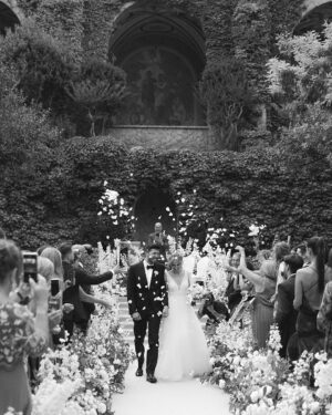Willyrex Instagram - Un año del día mas increíble que hemos vivido y viviremos jamás. Piel de gallina al recordarlo💍 

Gracias siempre a @sophiekorsweddings 💖

📷 @volvoreta