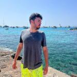 Willyrex Instagram - Primeros dias de Vacaciones! De momento no he conseguido desconectar, revisando los videos y leyendo comentarios a ver si estais contentos jajaja De momentl he conseguido perder el blanco de piel Youtuber! Camino al morenito!! Ibiza, Spain