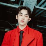 Winwin Instagram - 🤳🏻记录一个黑领带look #ValentinoBlackTie #ValenTie @maisonvalentino