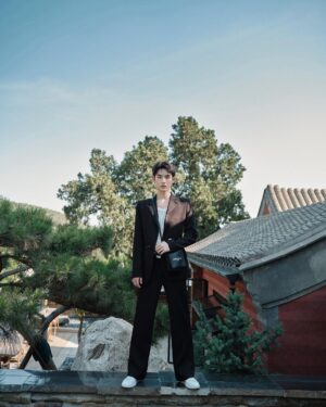 Winwin Instagram - a pleasant evening 
@sandrachoiofficial 
@jimmychoo