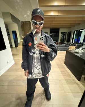 Wiz Khalifa Instagram - My joints burn 45 minutes fuck is you talkin bout.