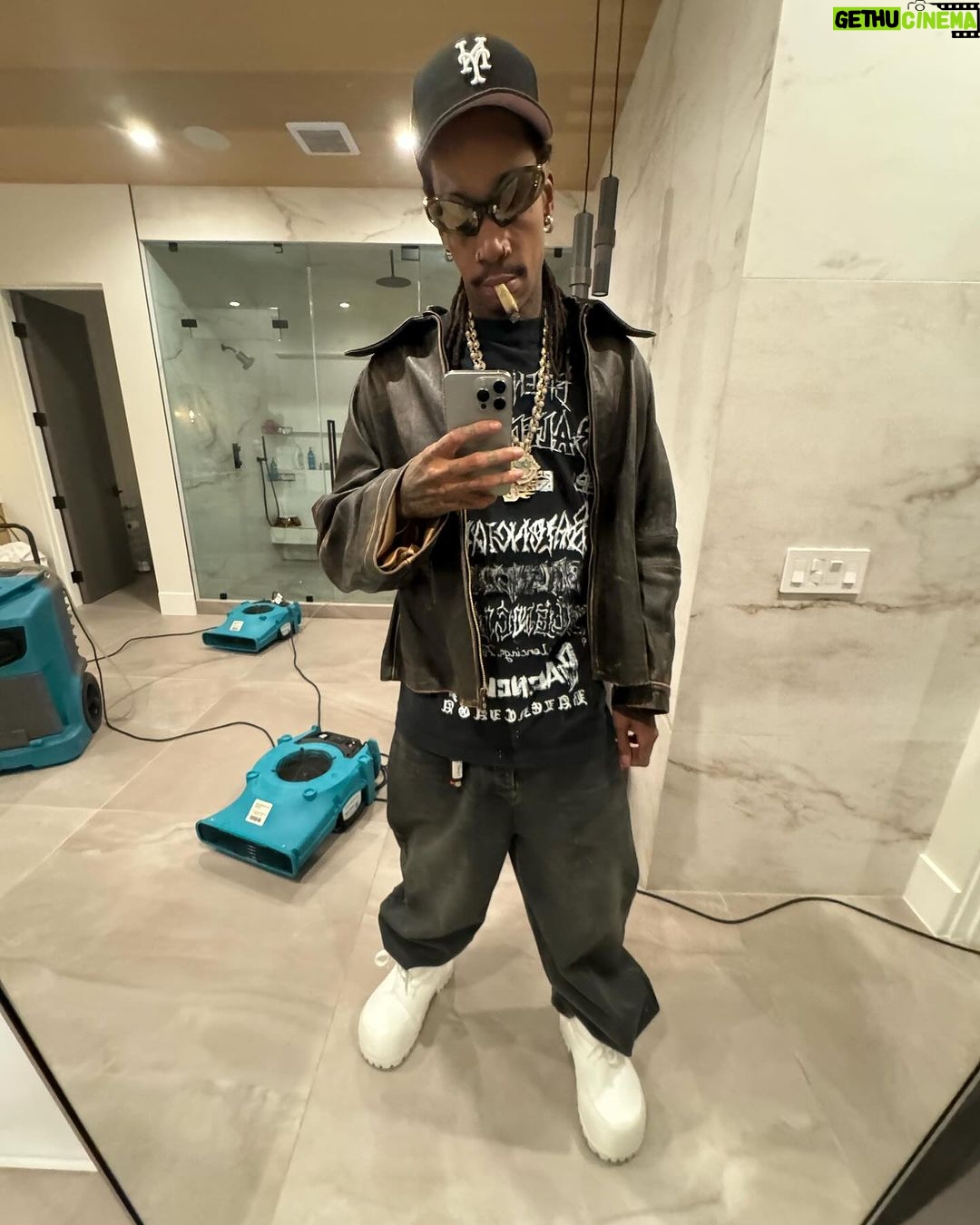 Wiz Khalifa Instagram - This shit didn’t happen on its own. Taylor Gang the World.
