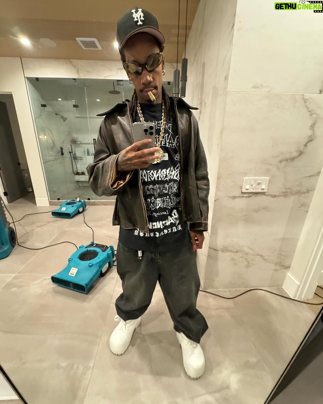 Wiz Khalifa Instagram - This shit didn’t happen on its own. Taylor Gang the World.