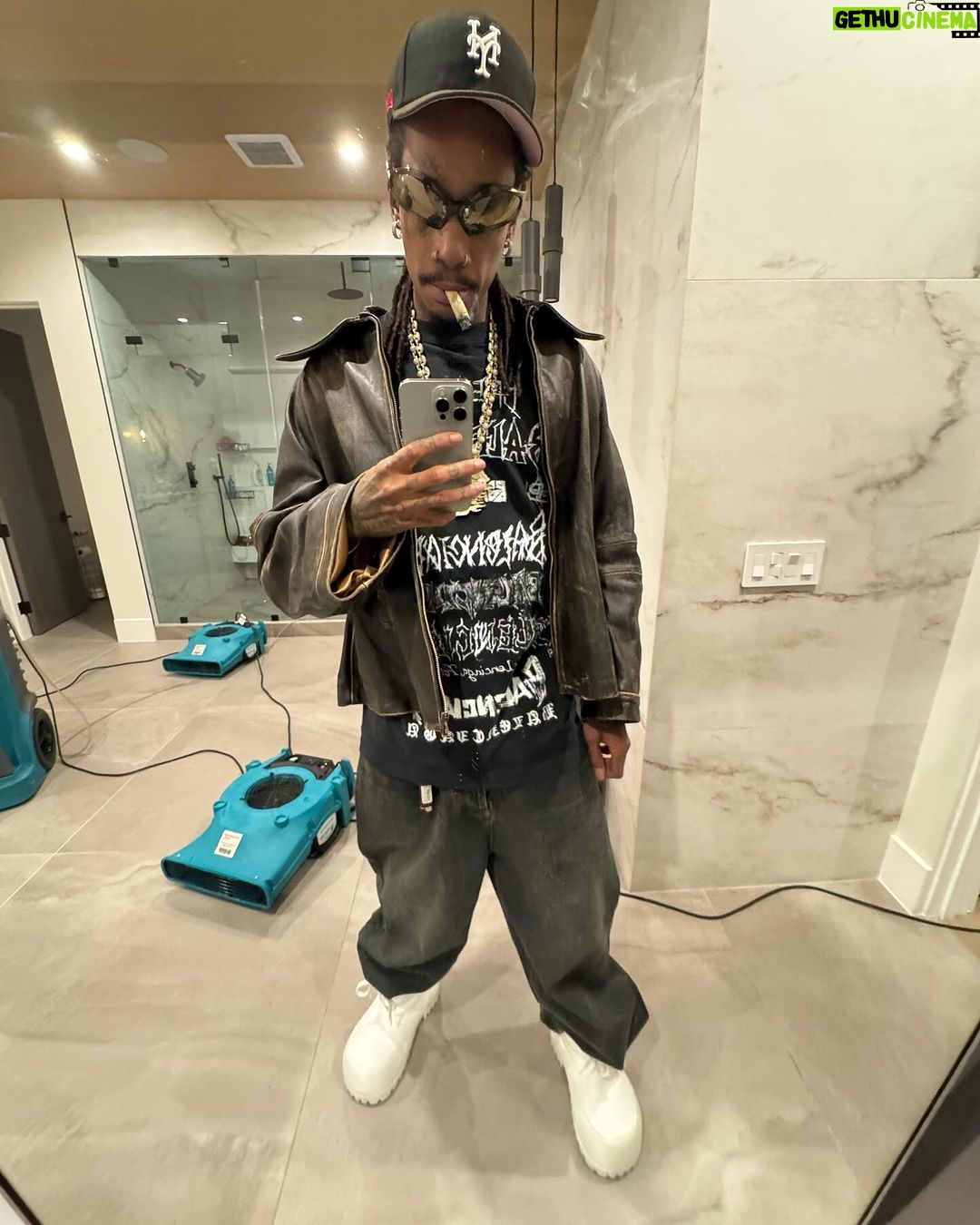 Wiz Khalifa Instagram - This shit didn’t happen on its own. Taylor Gang the World.