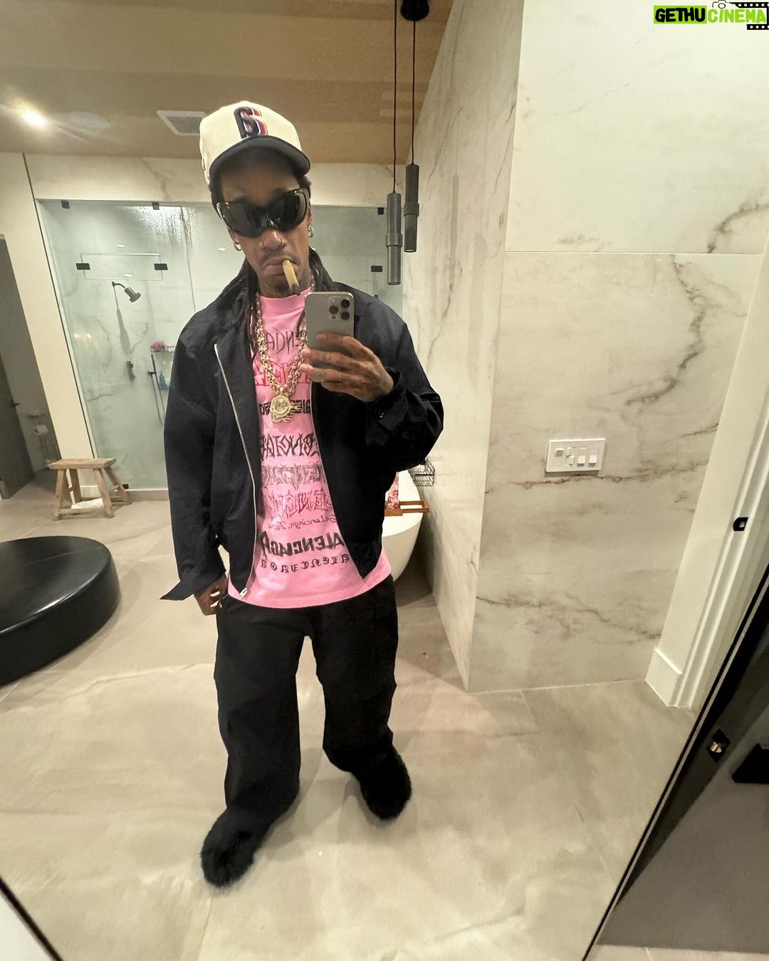 Wiz Khalifa Instagram - Been keepin it player so long i think i broke the controller