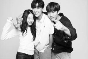 Woo Do-hwan Instagram - 드디어 사냥개들이 오늘 여러분들께 인사를 드리게 되었습니다.
정말 많은 분들의 노력과 열정으로
만들어진 작품을 여러분들의 사랑으로 남은 부분을 채워주셨으면 하는 작은 소망이 있습니다🤍
재밌게 봐주세요
감사합니다.
#사냥개들 
#netflix 
#복서의심장