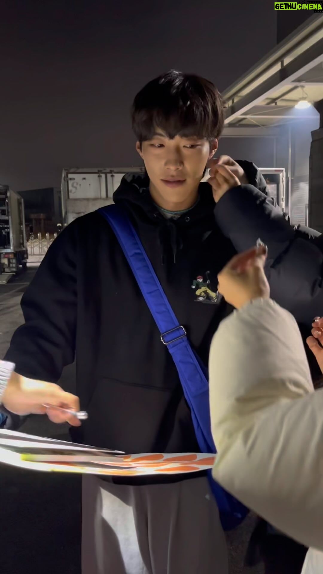 Woo Do-hwan - 1 Million Likes - 으으으으으으ㅡ으으..
해조팀 고생했어어어어
방랑 인생 끝!