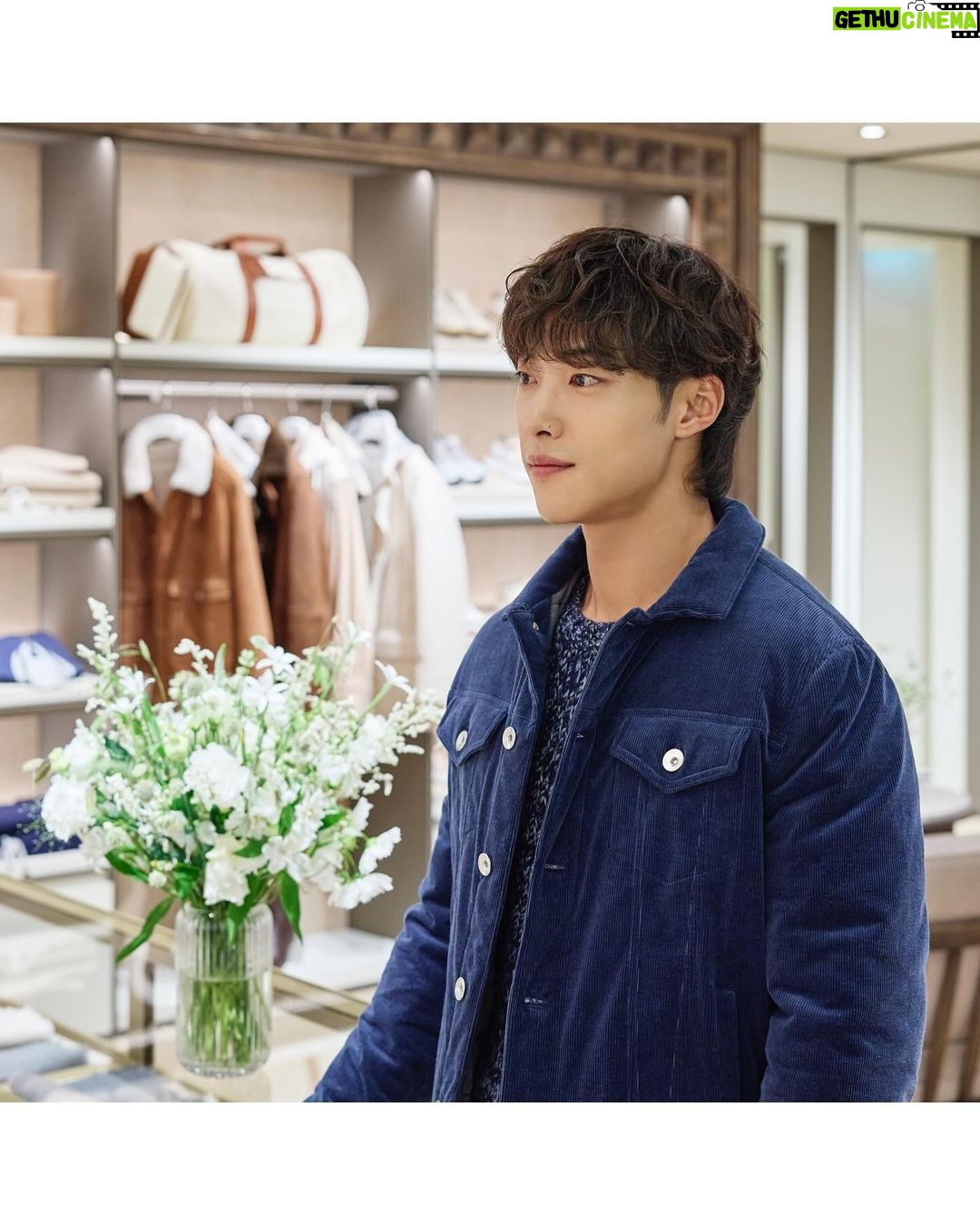 Woo Do-hwan Instagram - #brunellocucinelli #브루넬로쿠치넬리 💙