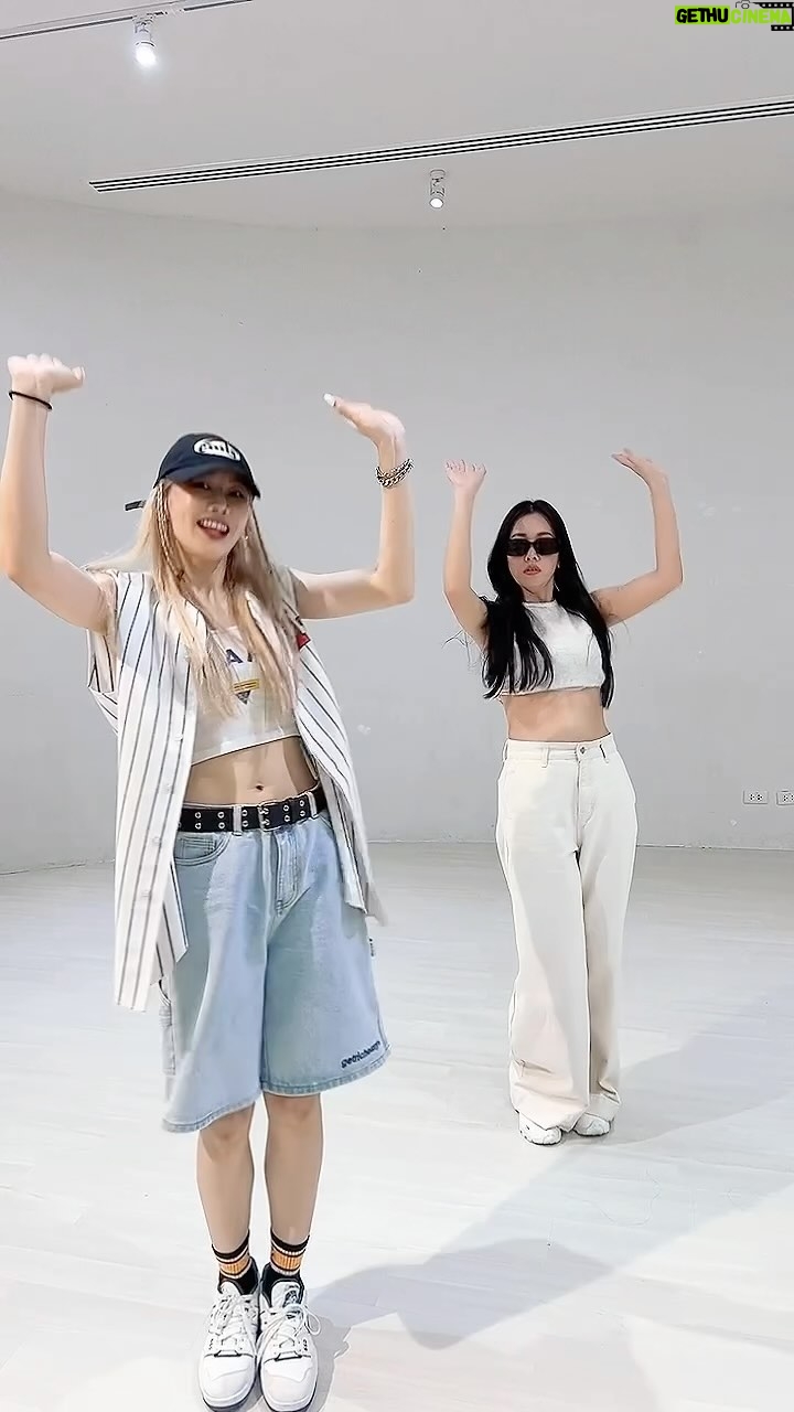 Woranuch Bhirombhakdi Instagram - เมมเบอร์ลับ 🧏🏻♀️