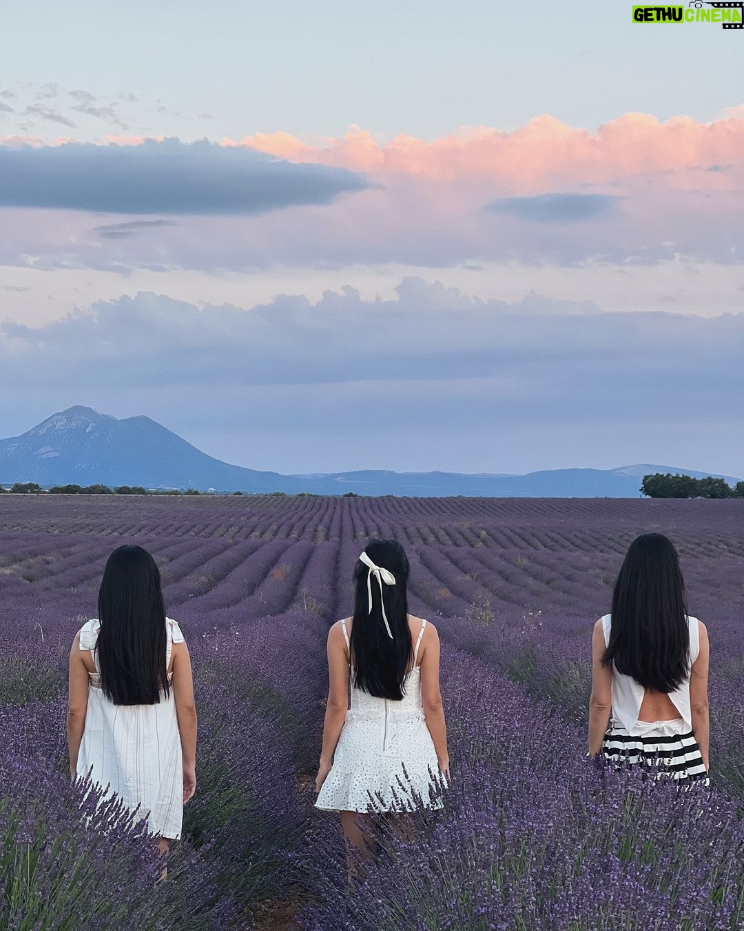 Woranuch Bhirombhakdi Instagram - ส้มโอหวาน ข้าวสารขาว ลูกสาวผมสวย 🤭 Provence-Alpes-Cote d'Azur, France