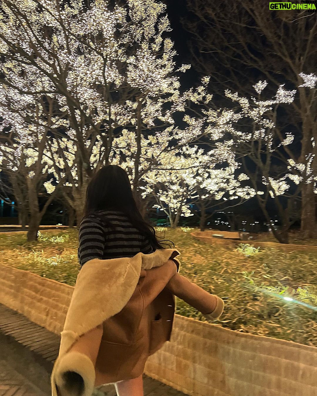 Woranuch Bhirombhakdi Instagram - อะไรอะไรไม่ค่อยจะได้ดั่งใจ 🫨 Seoul, Korea