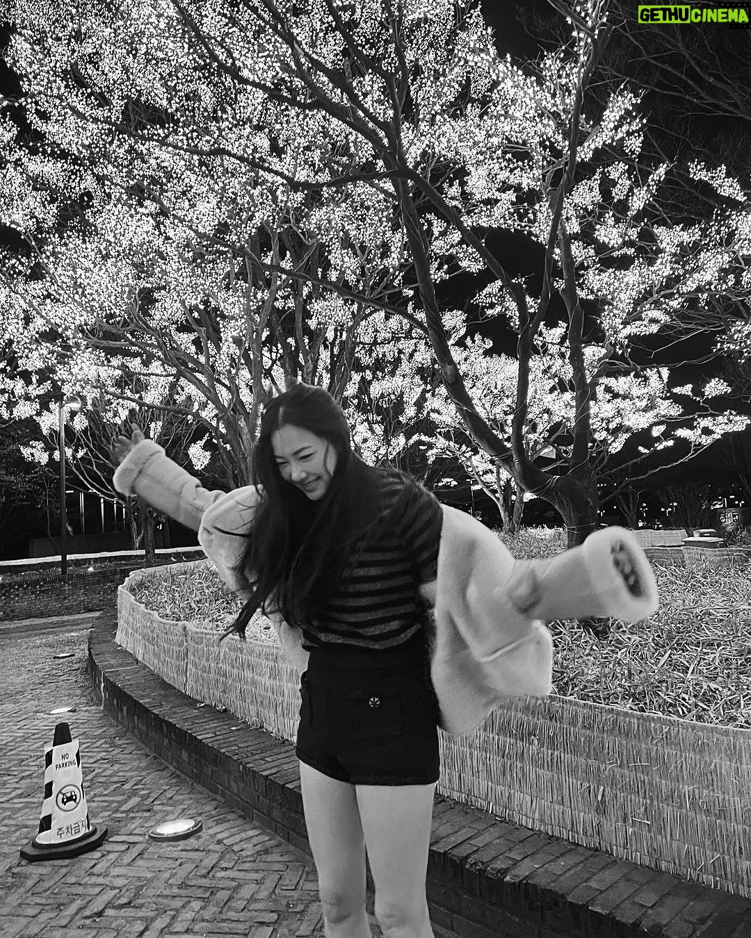 Woranuch Bhirombhakdi Instagram - อะไรอะไรไม่ค่อยจะได้ดั่งใจ 🫨 Seoul, Korea