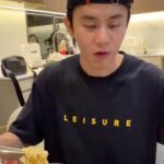 Worrachai Sirikongsuwan Instagram - กินก่อนนะ 😝#kinkornnaa #tapeworrachai Bangkok Metropolis, Thailand