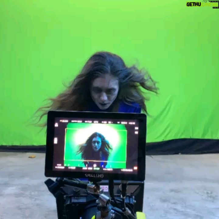 Wulan Guritno Instagram - Ati2 kamu di intip Rahayu nyari tubuhnya 👻 #bts - slide 2 3 4 proses pembuatan kepala terbang - slide 1 5 6 hasilnya 👻 SERBU BIOSKOP DI WEEKEND INI 👻 #behindthescenes #filmtrinil #KembalikanTubuhku #baleknogembungku