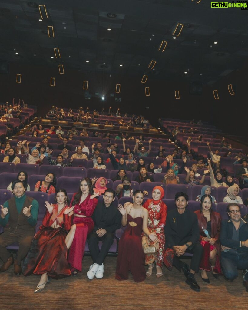 Wulan Guritno Instagram - @filmtrinil 's premiere moments DI BIOSKOP 4 JANUARI 2024 #filmtrinil #KembalikanTubuhku #baleknogembungku