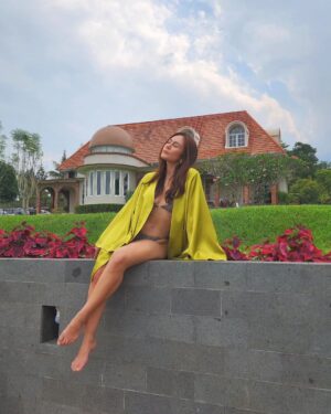 Wulan Guritno Instagram - relaxing right at @mountview_cigombong_villa
90 minute escape from jakarta