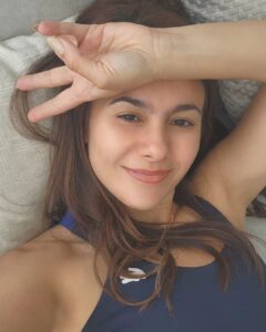Wulan Guritno Instagram - friyay mownin 🩶
