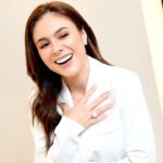 Wulan Guritno Instagram - Masya Allah Tabarakallah . Terimakasih @wulanguritno atas cinta dan supportnya yang sangat luar biasa buat @devya_dentalclinic Dalam rangka menyambut hari kemerdekan Republik Indonesia, 17 agustus 2023, dan Opening New Devya dental clinic @devya_dentalclinic mengadakan rangkain kegiatan diantaranya : photo shoot , bakti sosial tema “Senyum untuk Indonesia” yang pada tahun ini kami melakukan penyuluhan, pemeriksan dan pengobatan gratis buat anak kurang mampu, anak jalanan dan anak terlantar di tutup dengan “ opening New Devya Dental Clinic “ . Menjadikan @devya_dentalclinic sebagai salah satu “Wisata Medis Indonesia” mengajak wisatawan luar datang berobat ke Indonesia yang akan meningkatkan Devisa Negara .. . Bismilah semoga selalu memberikan manfaat dan semoga semua ranggkaian acara di beri keberkahan, kemudahan dan kelancaran amin . #senyumanakbangsabydrgdevya #senyumcantiksehatindonesiabydrgdevya #hollywoodsmileanddentalimplantbydrgdevga #yoursmilechangeyourlifebydrgdevya #shareyoursmileintheworldbydrgdevya #yoursmilechangeyourlife #shareyoursmileintheworld . Photoshoot : by @agumons @mozawahyu Makeup : by @dhirmanputra @arie_khayz @intanu86 @slamwiyono @donnykaryadi @nobitamakeupartist Stylist : by @elcofrebliaman @erichalamin Jewelry : by @passionjewelry Devya Aesthetic Dental & Implant Center