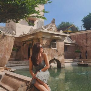 Wulan Guritno Instagram - 🧜..
..... .....