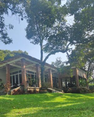 Wulan Guritno Instagram - relaxing right at @mountview_cigombong_villa
90 minute escape from jakarta