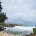 Wulan Guritno Instagram - a day at the beach 🏖 #pantaijembak GunungKidul, Yogyakarta