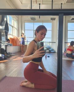 Wulan Guritno Instagram - mirror mirror on the wall 🪞 DIY - JKT - SBY .....