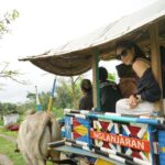 Wulan Guritno Instagram - Bentar yaa,.. mau keliling sawah naik Pedati trus nyemplung di sungai duluuu..... thank you @tegsaadventure yang udah aturin ini semua Gunung Merapi, Kaliurang, Jogja..