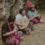 Wulan Guritno Instagram - mama nya lagi shooting jadi anaknya yang ulang tahun di kirim ke Jogjakarta. a birthday suprise blending in with nature; rock-climbing, having lunch on a cliff top, accompanied by the crashing of ocean waves with traditional music playing in the background, swimming in the ocean, then finishing the evening with dinner by the paddy fields ______________________________ reach for the stars, dont settle for less because you deserve true happiness you were born to be special, one of a kind with a beautiful soul and a beautiful mind making your way with your own ideas you've kept your spirit throughout the years you're kind and loving, funny and true which is why, daughter ,nobody's quite like you. i pray to God to always keep the smile on your lips and make you the world's happiest person HAPPY 13TH BIRTHDAY MY ENGLISH ROSE.. thank you @thirtytourism_ bantuin aturin 🙏 Gunung Kidul - D.I. Yogyakarta