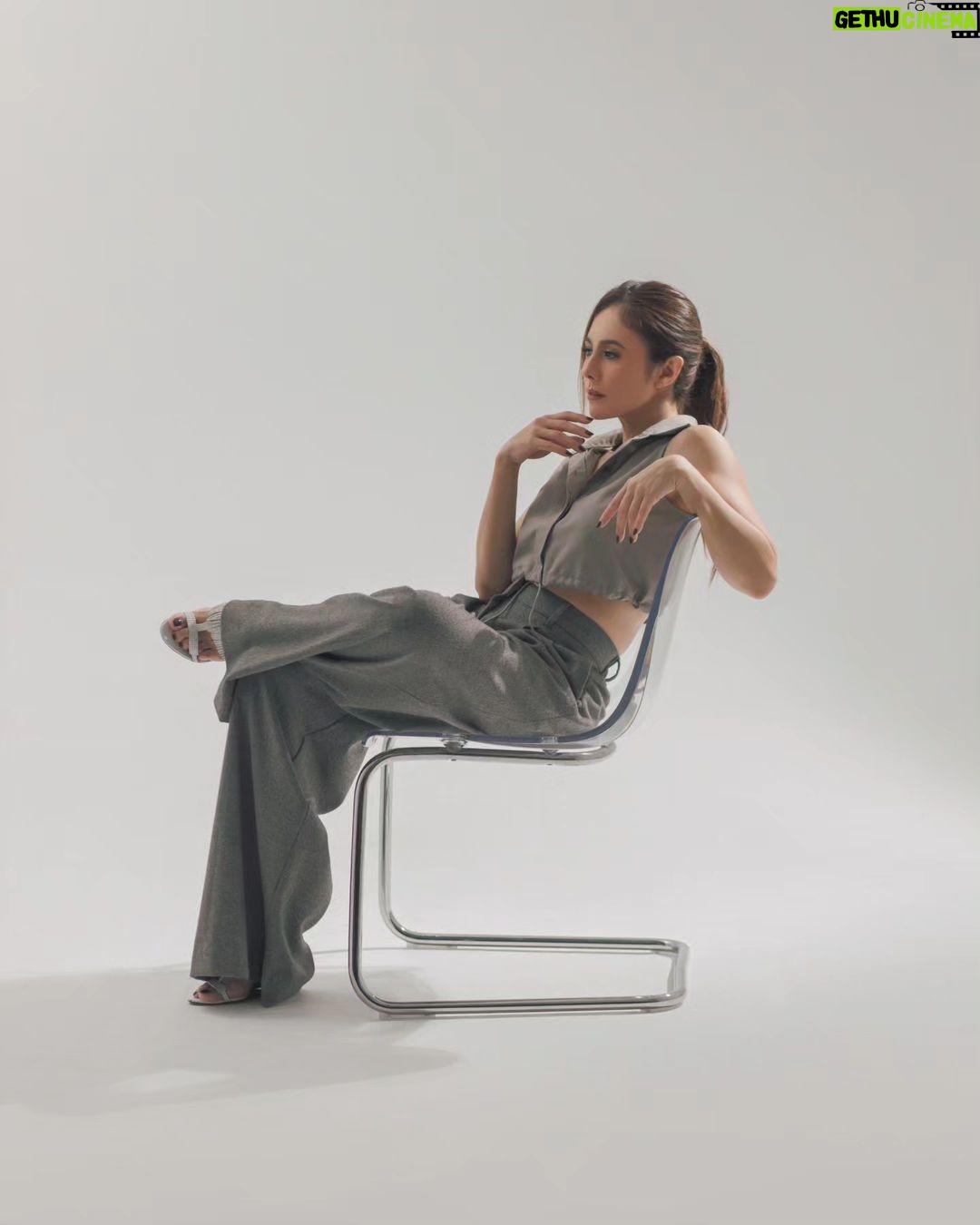 Wulan Guritno Instagram - YOUR WAIT IS OVER Sissae X Wulan Guritno Classic-meets-chic that will do the talking in showing your admirable, independent side brought to you by #WulanforSISSAE There are occasions when preppy outfits feel too much, yet casual outfits are not enough. #WulanforSISSAE new collection is versatile with a pinch of posh for many many occasions, including the in-betweens. EXCLUSIVE LAUNCHING ( LINK IN BIO ) Get cash back up to 1 juta rupiah & free shipping.