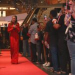 Wulan Guritno Instagram - The walk towards the gala.. @filmtrinil Serentak di Malaysia Brunei & Singapura MULAI HARI INI Jom ke pawagam sekarang 👻 Kuala Lumpur, Malaysia