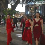 Wulan Guritno Instagram - The walk towards the gala.. @filmtrinil Serentak di Malaysia Brunei & Singapura MULAI HARI INI Jom ke pawagam sekarang 👻 Kuala Lumpur, Malaysia