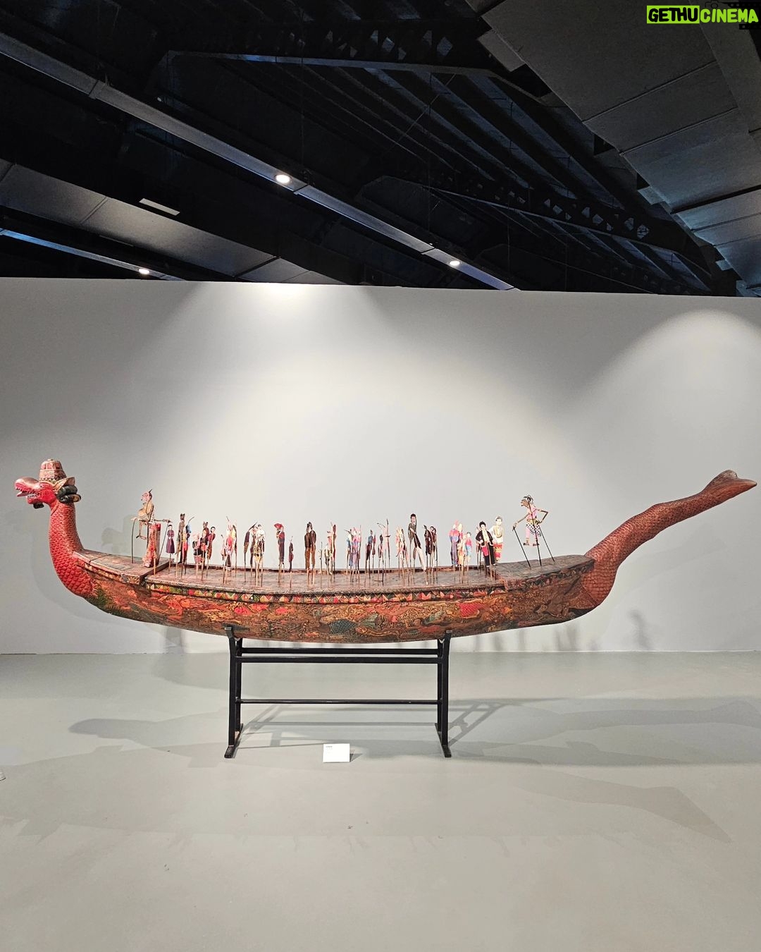 Wulan Guritno Instagram - FESTIVAL NEGERI ELOK Oleh @didit.hediprasetyo Pameran seni rupa dan desain yang menampilkan otensitas dari berbagai sudut pandang kontemporer seniman dan desainer Indonesia. Festival @negeri_elok 2 - 6 Februari 2024 BRICKHALL Fatmawati